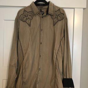 New Men’s ROAR button down detailed shirt